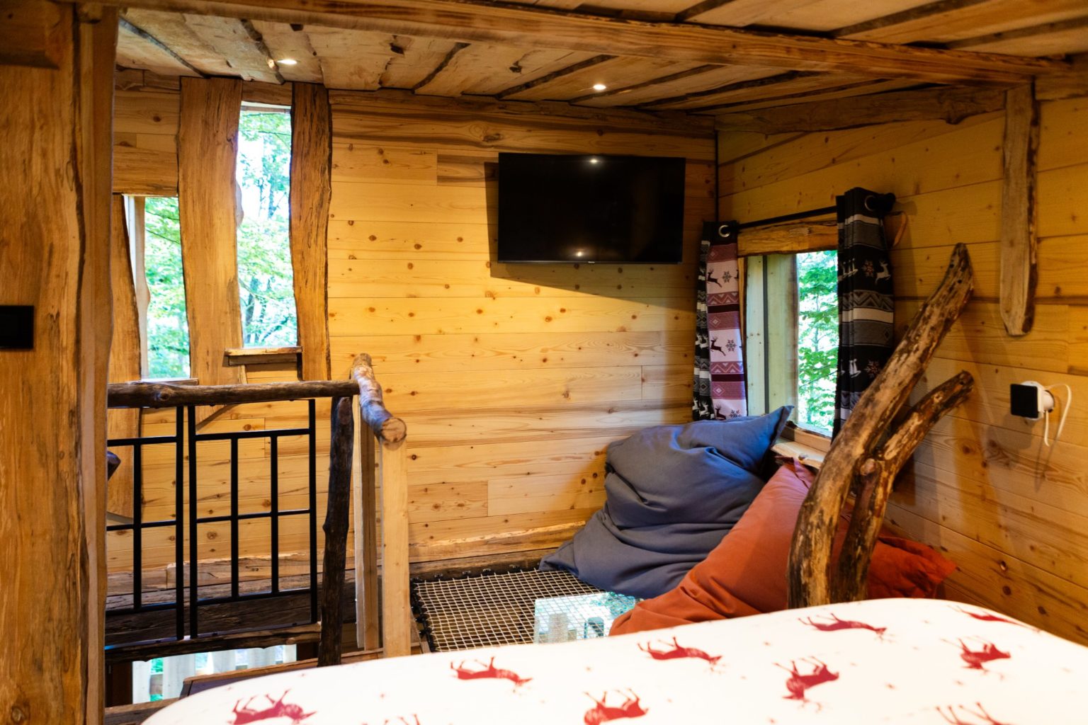 gites-insolites-hd-cabane-arbres-9-photo-carine-domaine-de-la-forestiere-gite-alsace