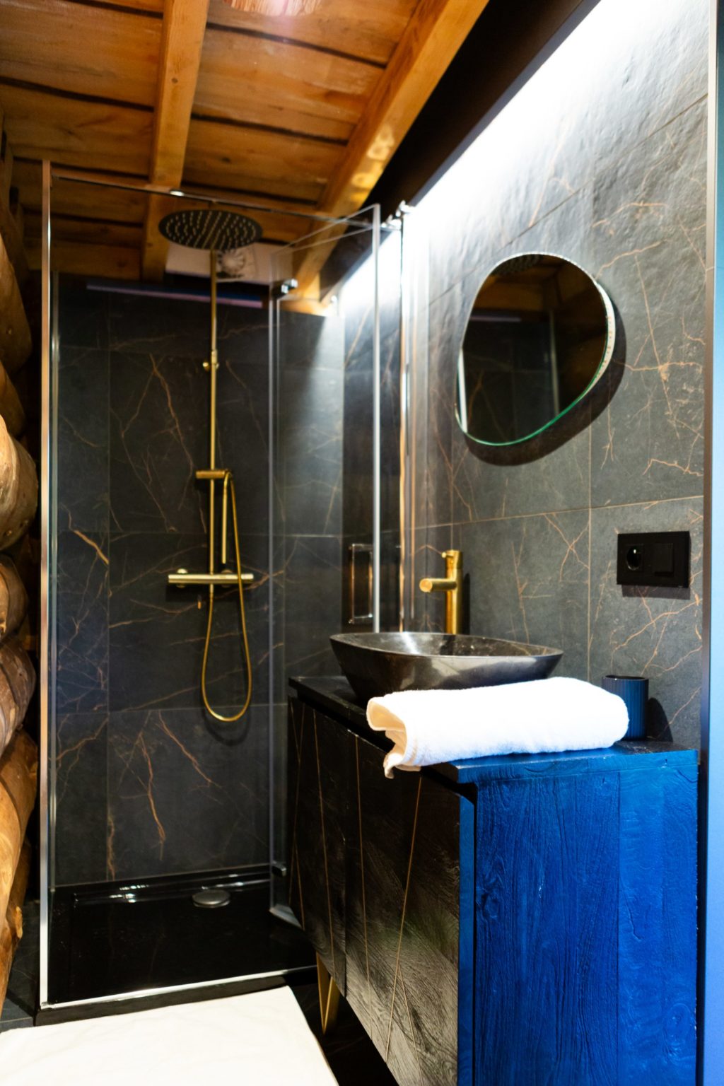 gites-insolites-hd-cabane-etang-13-photo-carine-domaine-de-la-forestiere-gite-alsace