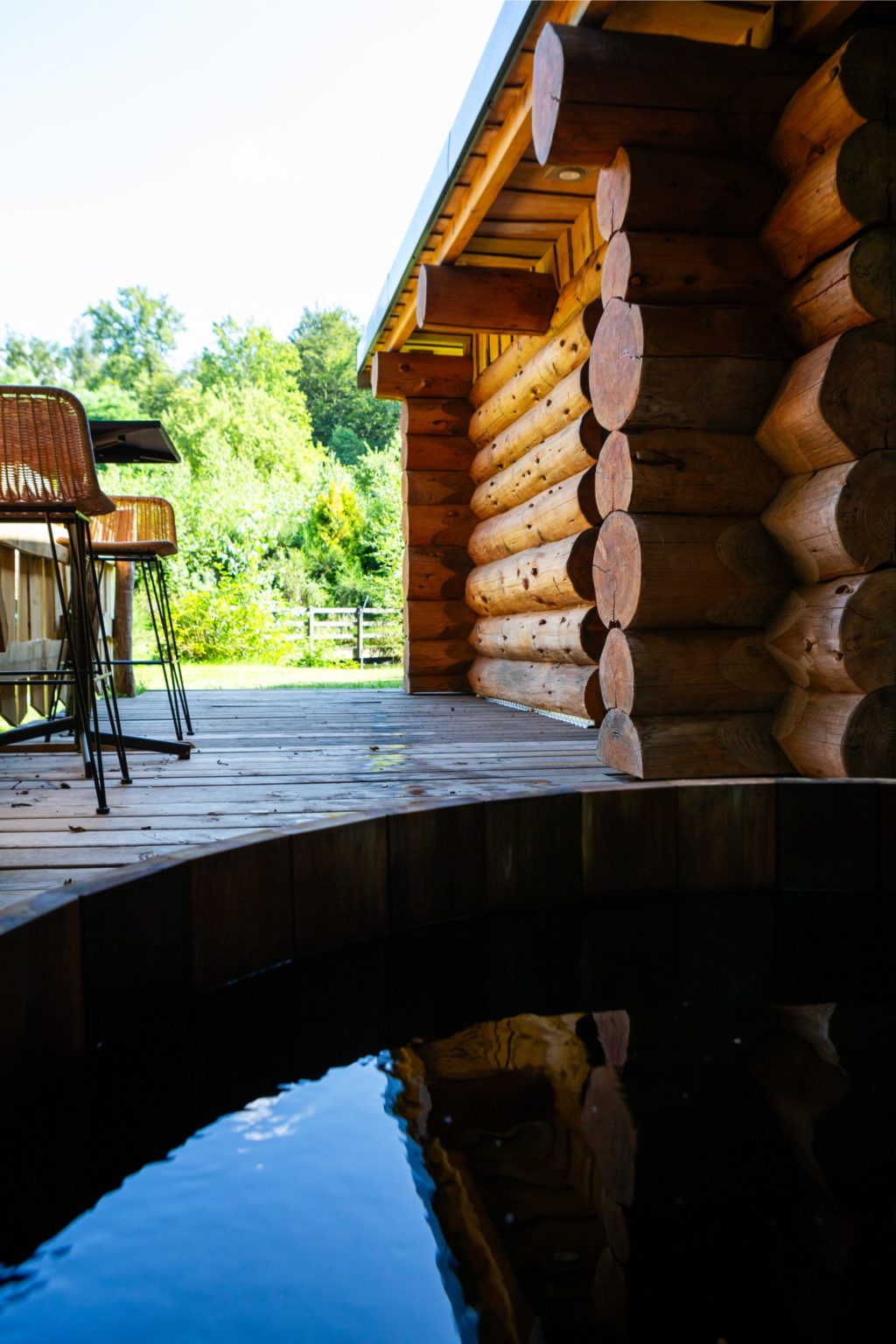 gites-insolites-hd-cabane-etang-6-photo-carine-domaine-de-la-forestiere-gite-alsace